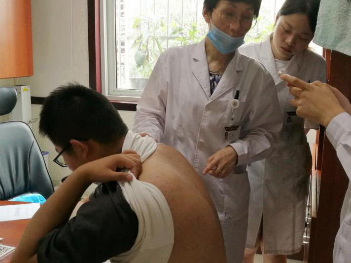 南京华肤皮肤病医院:皮肤过敏避开过敏原很关键